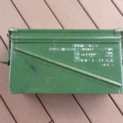 grande caisse munitionspour 32 cartouches grenade de 40mm