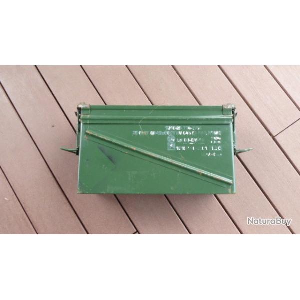 grande caisse munitionspour 32 cartouches grenade de 40mm
