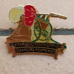 PINS SAPEUR POMPIER SAINT FARGEAU PONTHIERRY
