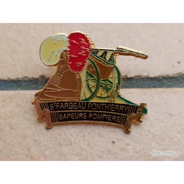 PINS SAPEUR POMPIER SAINT FARGEAU PONTHIERRY
