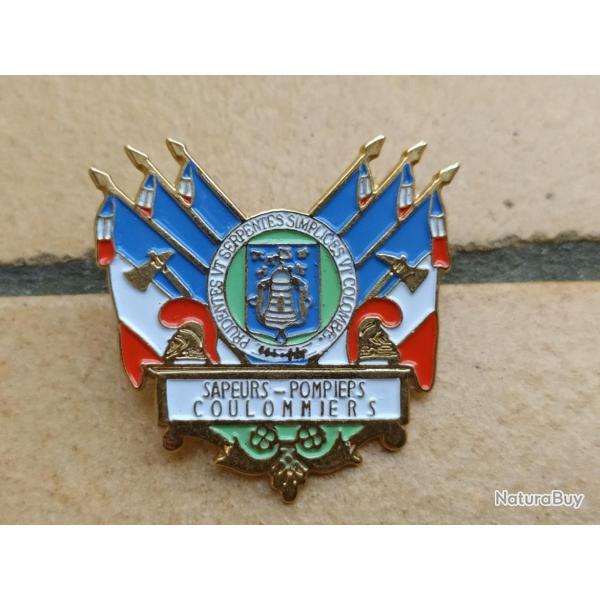 PINS SAPEUR POMPIER COULOMMIERS