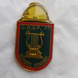PINS SAPEUR POMPIER C.D.S.P 77 CONSEIL GENERAL