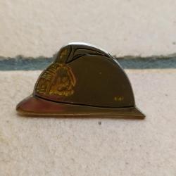 PINS SAPEUR POMPIER CASQUE 1933