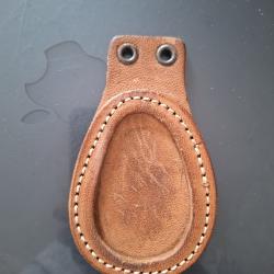 Repose canon en cuir
