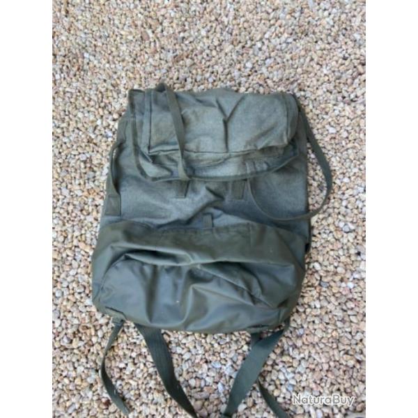 Sac  dos F1 Arme Franaise. Parfait tat. Proche du neuf. Ex Stock mobilisation.