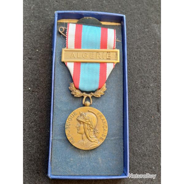 Mdaille militaire commmorative d'Afrique du Nord - Algrie - dans sa boite
