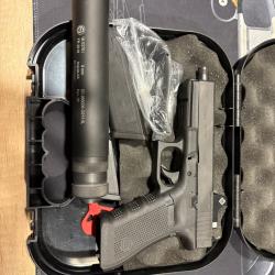 Glock 17 GEN 4 MOS fileté avec point rouge sight mark et réducteur de son BT