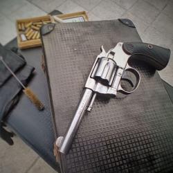 Apte au tir Colt New Police Chromé 1903 avec Petite Valise D'époque