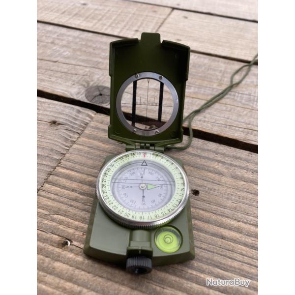 Boussole militaire