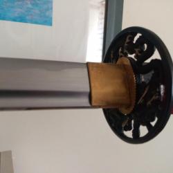 KATANA  ROUGE TOLE10 ACIER AU CARBONE AIGUISER