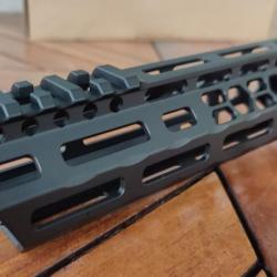 Garde Main, AR15,M4,M16 et clone, 10 pouces flottant .Sans marque (no name) NEUF