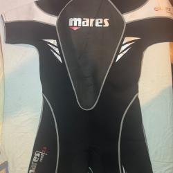 Shorty Mares Reef 2.5 mm - Neuf  Taille 6 ( XL )
