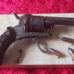 REVOLVER TYPE LEFAUCHEUX 7MM A BROCHES ENTIÈREMENT CISELÉ EN PARFAIT ETAT DE FONCTIONNEMENT