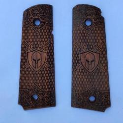 Plaquettes bois pour colt 1911, sculpté casque de Spartiate + deux épées - neuf