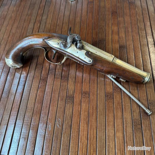 BEAU PISTOLET SILEX  PASS A PERUSSIONS D'OFFICIER DE MARINE EN BRONZE GRAV CALOTTE A TTE D'AIGLE