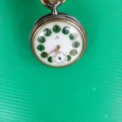 MONTRE  A  GOUSSET   "  OMEGA  "  .  PARFAIT  FONCTIONNEMENT  .