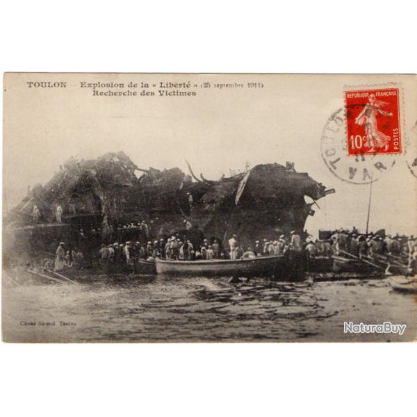 CPA - Marine Militaire - L'EXPLOSION DE LA LIBERTE LA RECHERCHE DES VICTIMES N1571