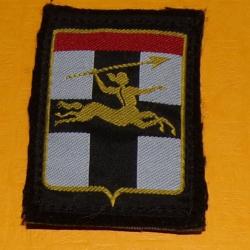 7° DIVISION BLINDEE  , HAUTE VISIBILITE ,INSIGNE D'EPAULE EN TISSU , OBSOLETE POUR COLLECTION  ,