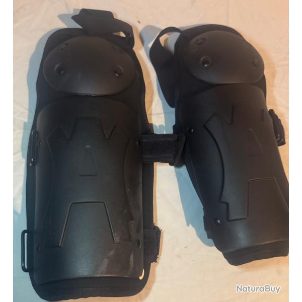 Paire NEUVE de coudires tactiques anti-meute/militaire - Taille 40