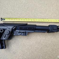 Crosse tactique AK 47 , de type Fab Defense - polymére Noir -