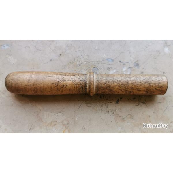 Ancien pousse bourre bourroir en bois calibre 12 pour rechargement ancien fusil