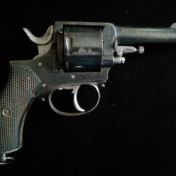 Revolver type Bulldog calibre 380 en coffret avec accessoires