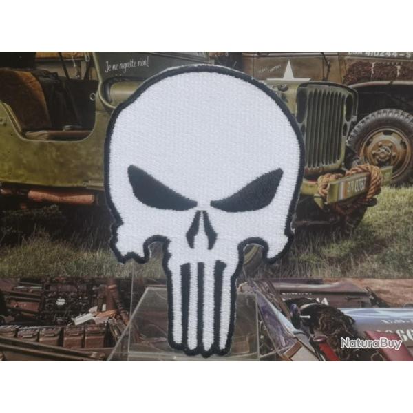 Tte de mort Punisher ( Hauteur 95 mm Largeur 65 mm  coudre  ou  thermocoller 4a.
