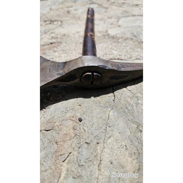 Hache estampille PF forestier manche clout longueur 38 cm