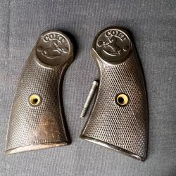 Belle paire de plaquettes d'origine pour Colt 1889/92/98
