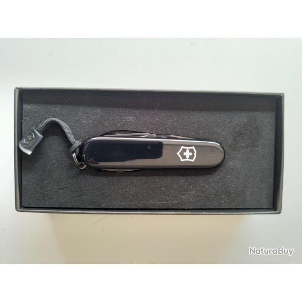Vend couteau victorinox black spartan