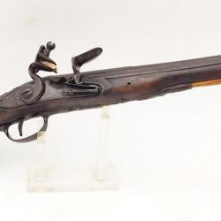 PISTOLET A SILEX D'OFFICIER PAR TEZENAS JACQUES ARQUEBUSIER EN 1740 A SAINT ETIENNE - FRANCE EPOQUE 