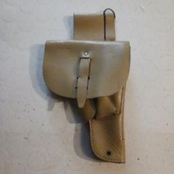 Etui militaire règlementaire de pistolet automatique années 70 - 80 en cuir.