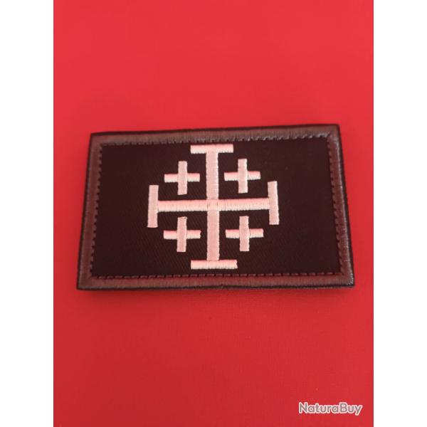 cusson templier croix de Jerusalem brod scratch dimensions 8/5cm templiers