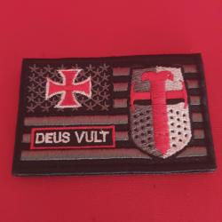 écusson templier deus vult scratch dimensions 8/5cm templiers