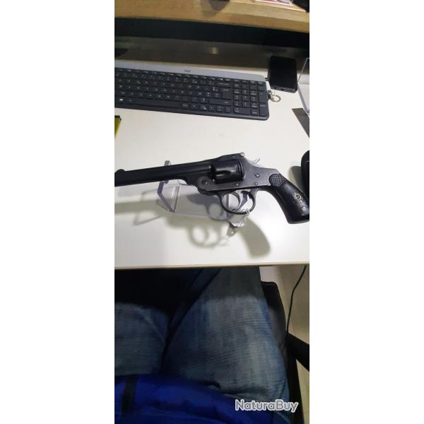 Revolver iver et Johnson   2 Modl Calibre 38 S et win