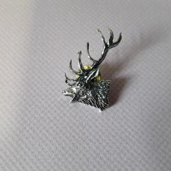 Pin's cerf bramant droite
