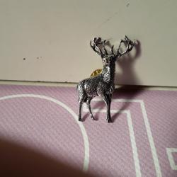Pin's cerf