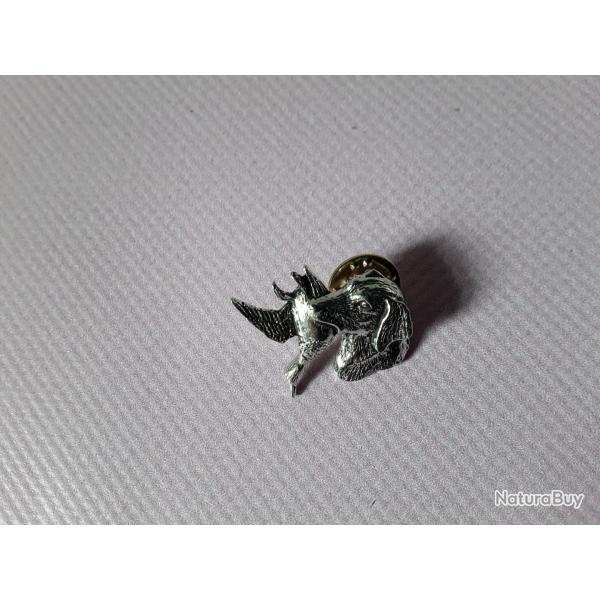 Pin's Labrador et canard