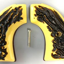 Vintage et rare : Plaquette JAY SCOTT , imitation corne pour  revolver COLT Scout