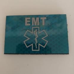écusson brodé emblème médecine sauveteur système scratch   8/5cm