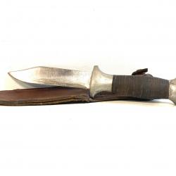 Ancien Couteau poignard de scout ou chantier de jeuneusse Manche rondelle de cuir