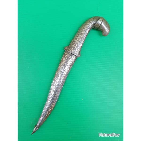COUTEAU EN FER  DAMASQUINE  & SON FOURREAU  . PERSE 20eme   .