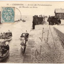 CPA - Marine Militaire -CHERBOURG - Arrivée des Permissionnaires de l'Escadre au Béton N°1651