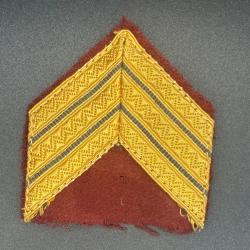 (63.009) Grade de bras- Galon de sergent-chef avec crochets à l'arrière