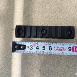 Un Rail Picatinny pour garde main M lock, 11 slots plastique renforcé -