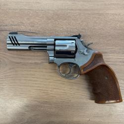 Revolver Smith Wesson 686-4 4 pouces 357 Magnum Compensé
