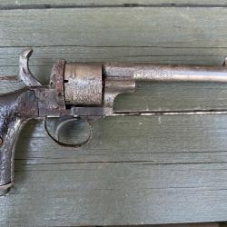 Pistolet à broche ancien de fouille