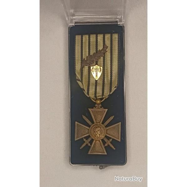 Croix de Guerre 39/40 Vichy Francisque Or WW2