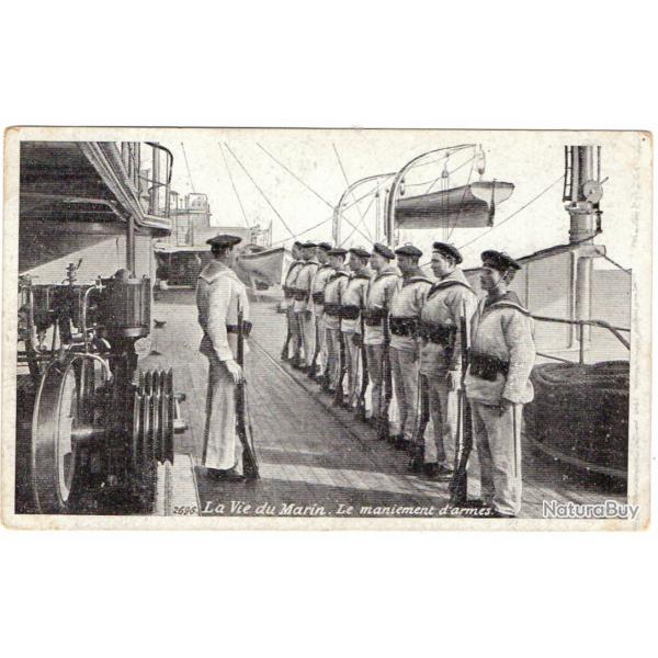 CPA - Marine Militaire -  LA VIE DU MARIN MANIEMENT D'ARMES  -N1640