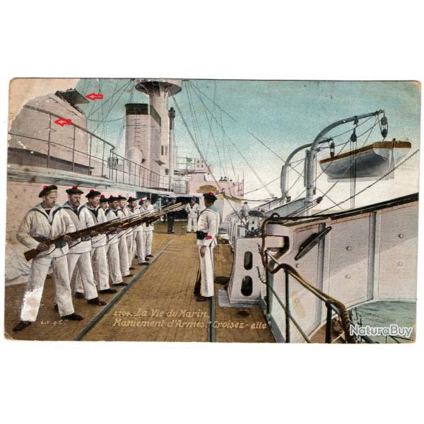 CPA - Marine Militaire -  LA VIE DU MARIN MANIEMENT D'ARMES  -N1643